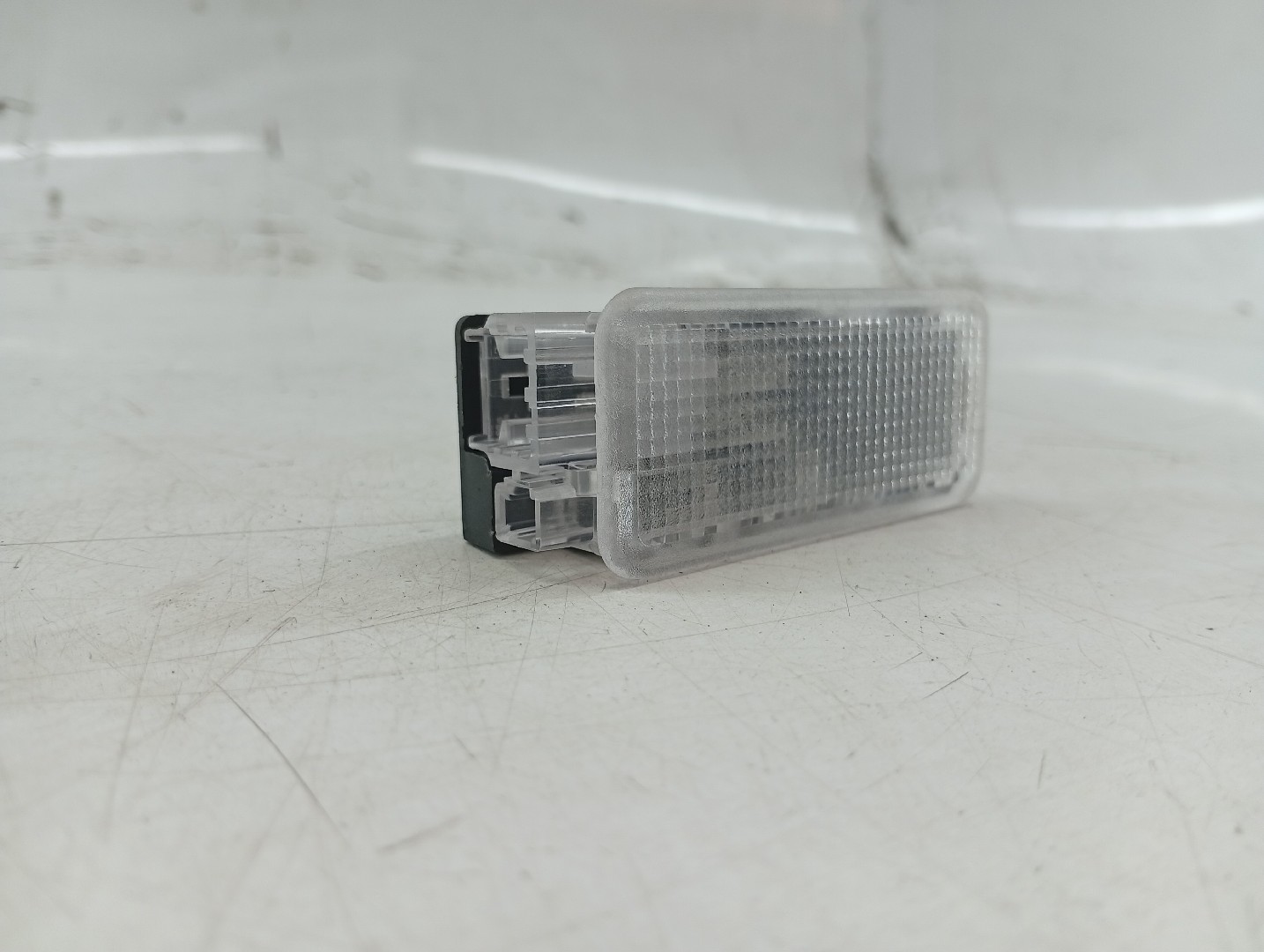 Luz de cortesia PEUGEOT 2008 II (U_) | 19 - 