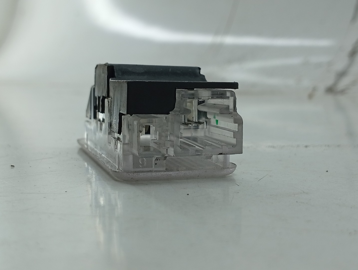 Luz de cortesia PEUGEOT 3008 SUV (M_) | 16 -  Imagem-1