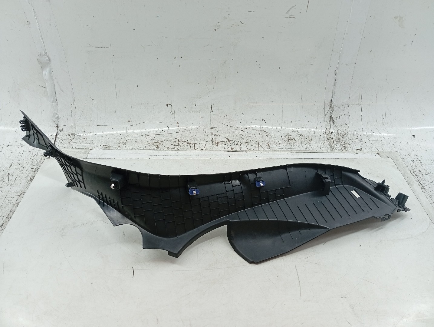 Moldura de pilar C esquerda PEUGEOT 308 III