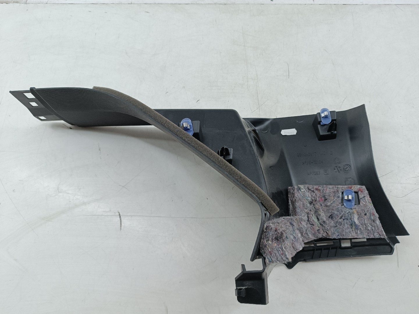 Moldura de pilar C esquerda PEUGEOT 5008 II | 16 - 