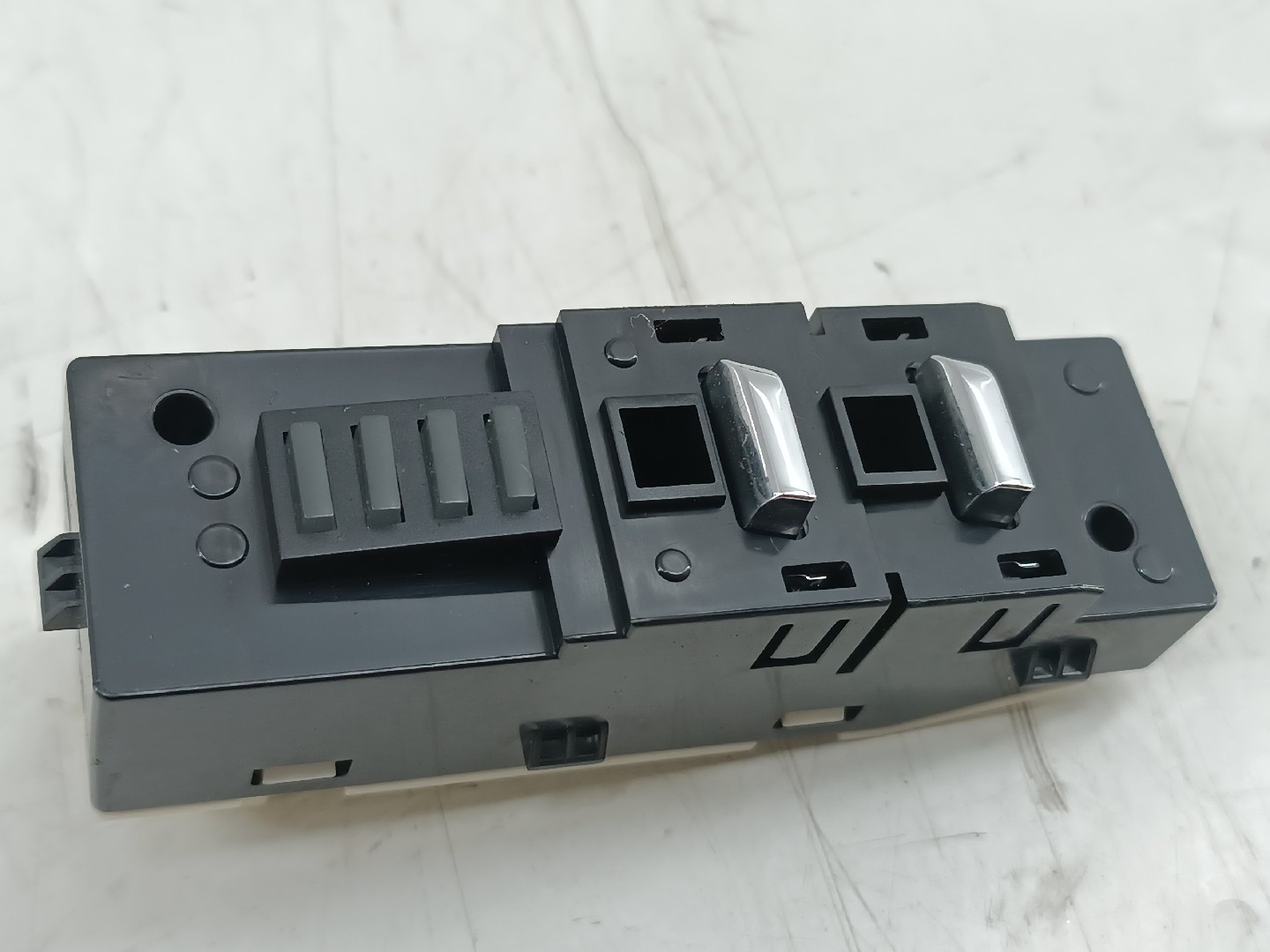 Interruptor AC Climatizaçao / Sofagem PEUGEOT 5008 II | 16 -  Imagem-3