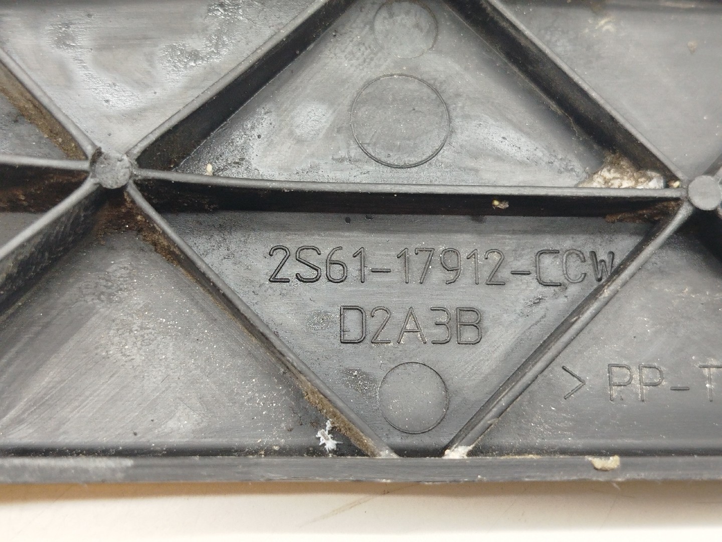 Guia de para-choques FORD FIESTA V (JH_, JD_) | 01 - 14 Imagem-4