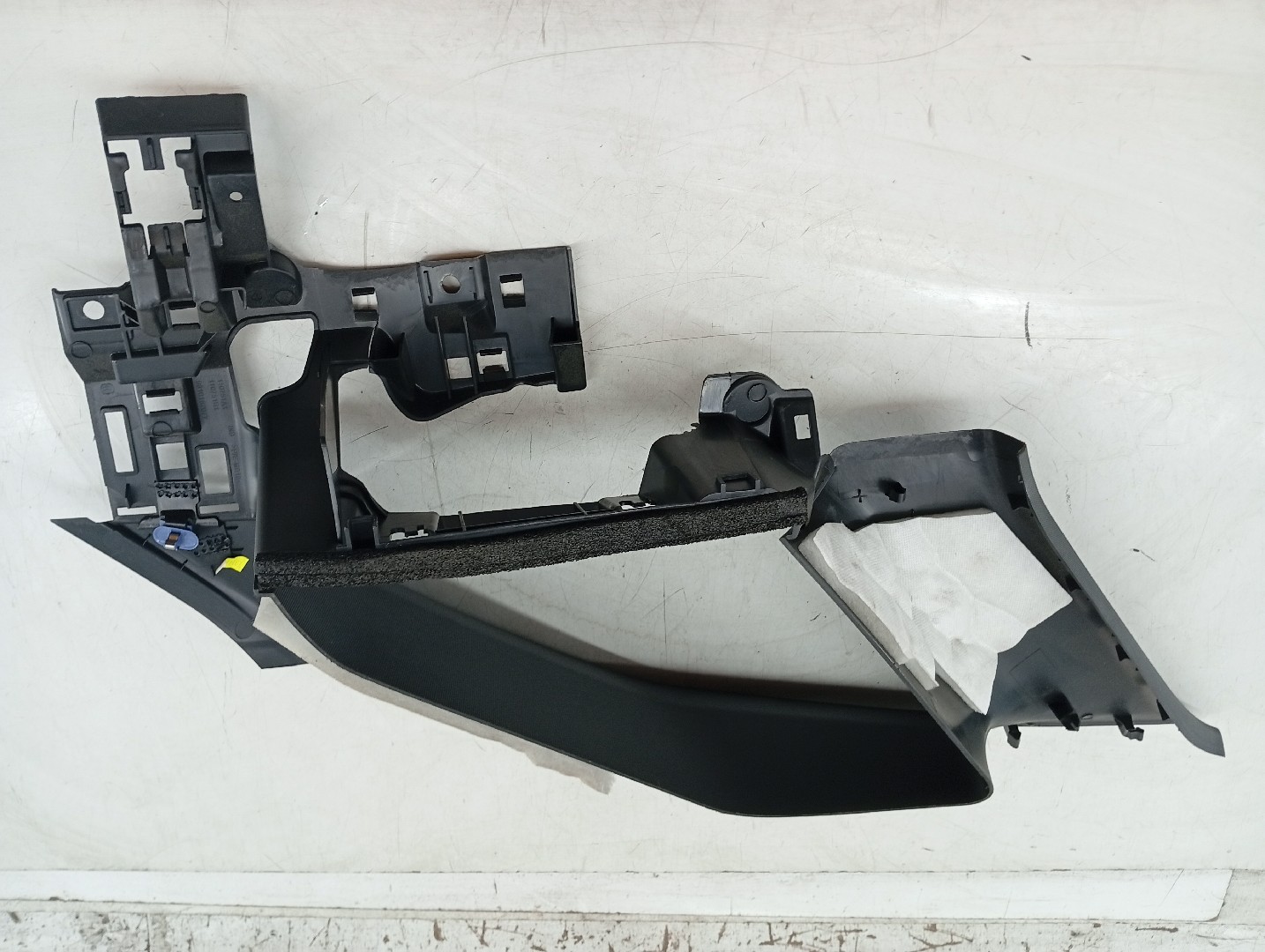 Moldura de pilar C esquerda PEUGEOT 3008 SUV (M_) | 16 - 