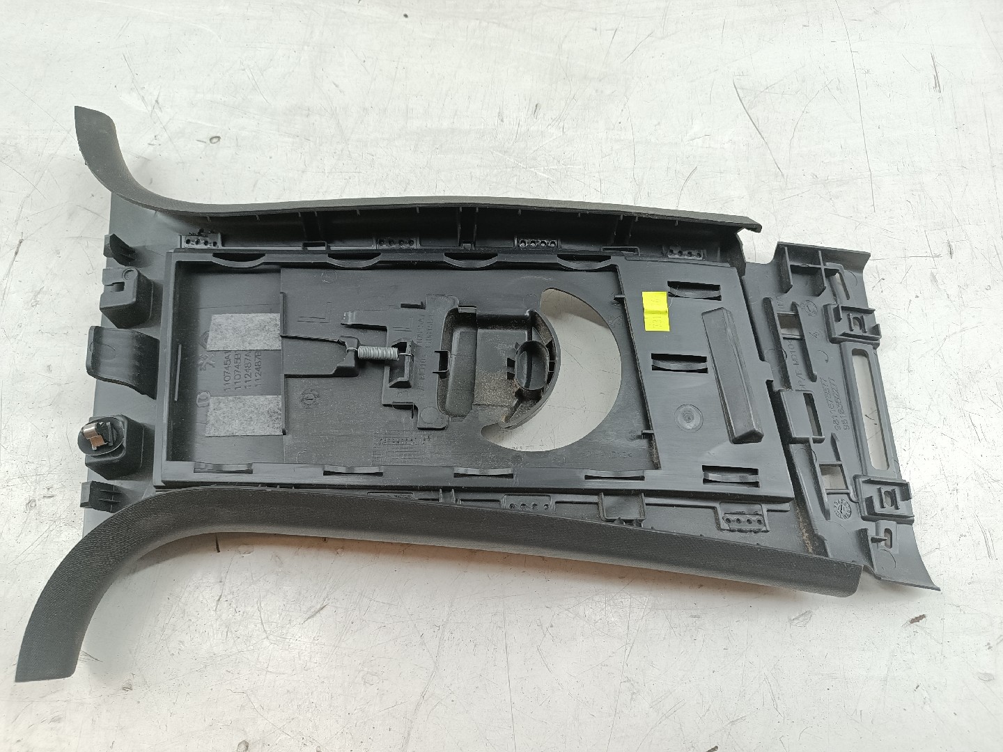 Moldura de pilar B esquerda PEUGEOT 3008 SUV (M_) | 16 - 