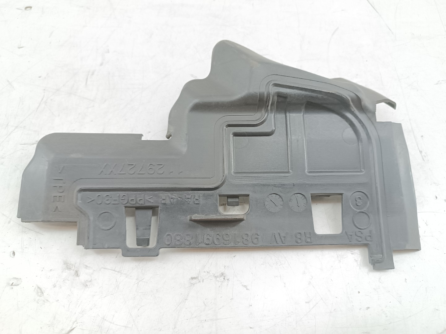 Guia de ar intercooler PEUGEOT 508 II (FB_, FH_, F3_) | 18 -  Imagem-2