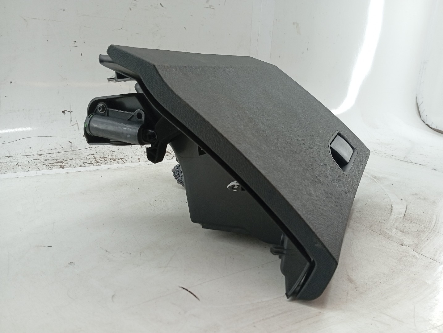 Porta luvas PEUGEOT 3008 SUV (M_) | 16 -  Imagem-2