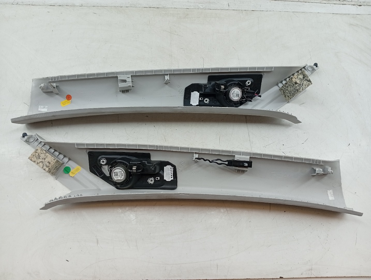 Moldura de pilar A PEUGEOT 308 III