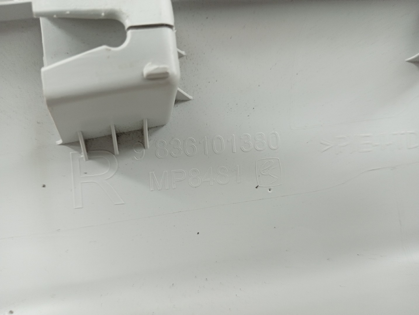 Moldura de pilar A PEUGEOT 308 III Imagem-2