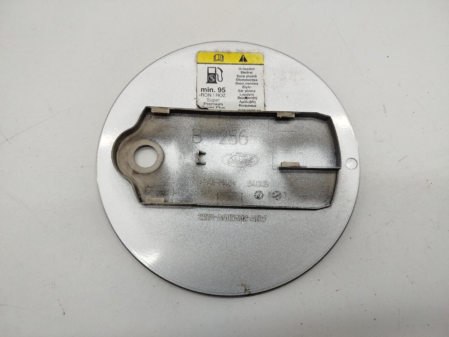 Tampa do Depósito de Combustível FORD FIESTA V (JH_, JD_) | 01 - 14 Imagem-1