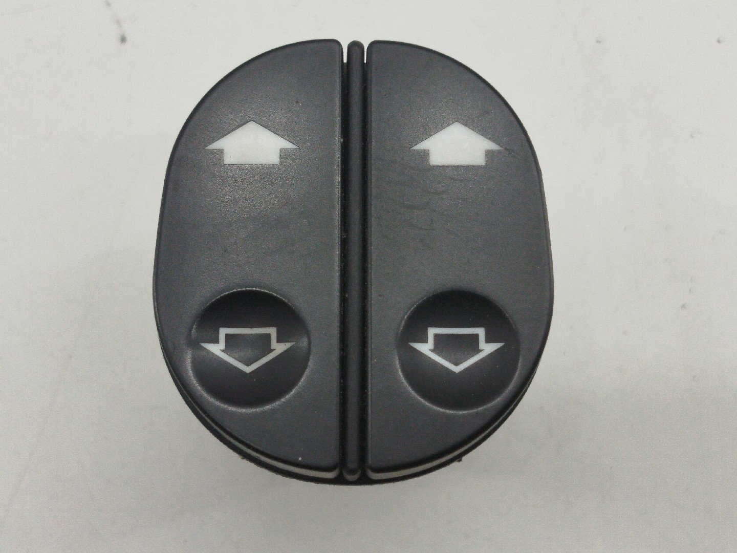 Comutador de vidro frente esquerdo FORD FIESTA V (JH_, JD_) | 01 - 14