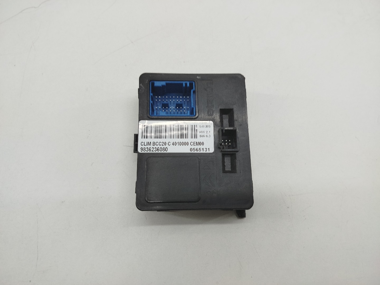 Unidade de control PEUGEOT 2008 II (U_) | 19 - 