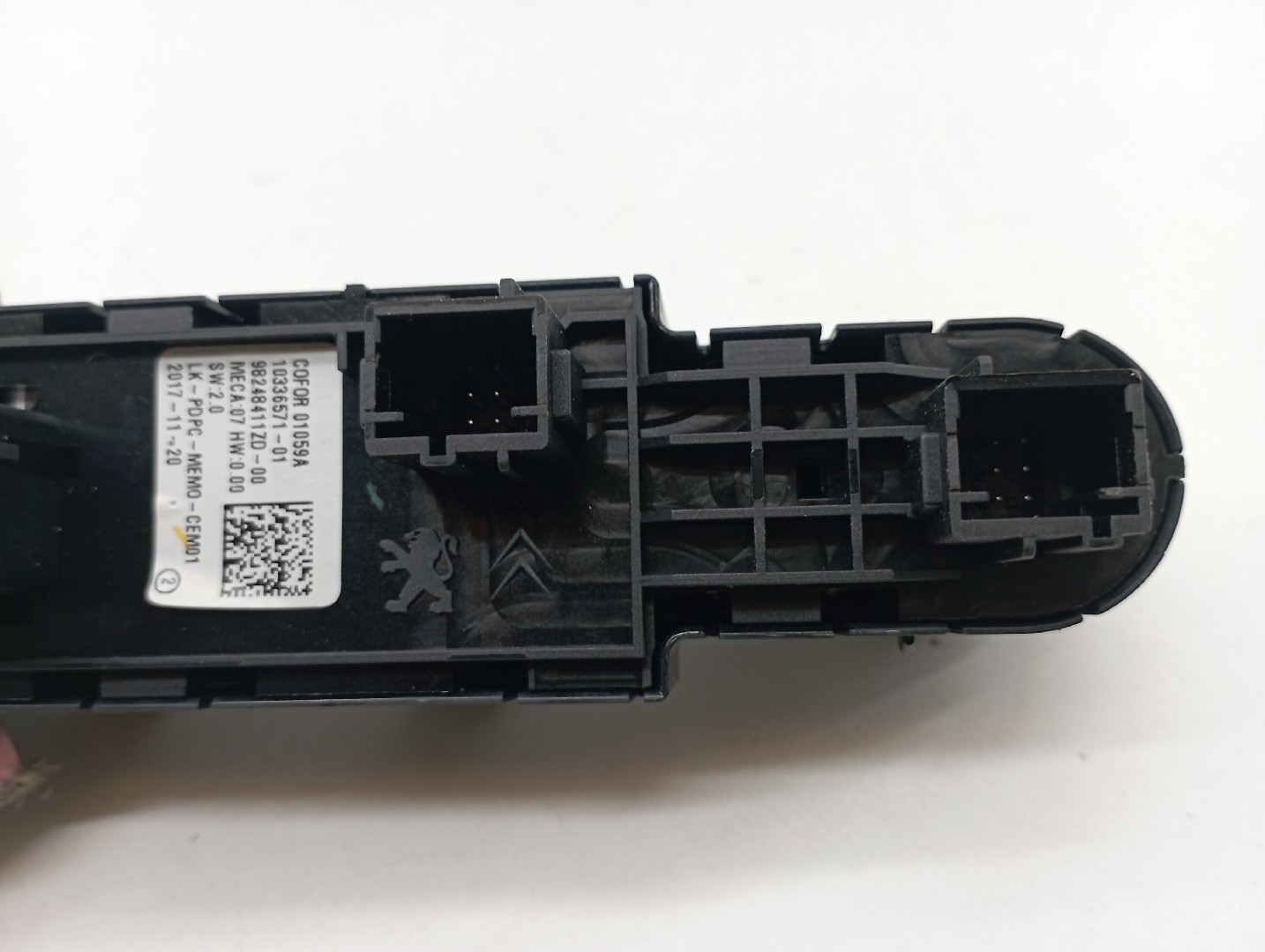 Comutador de vidro frente esquerdo PEUGEOT 3008 Veículo multiuso (0U_) | 09 - 17 Imagem-4