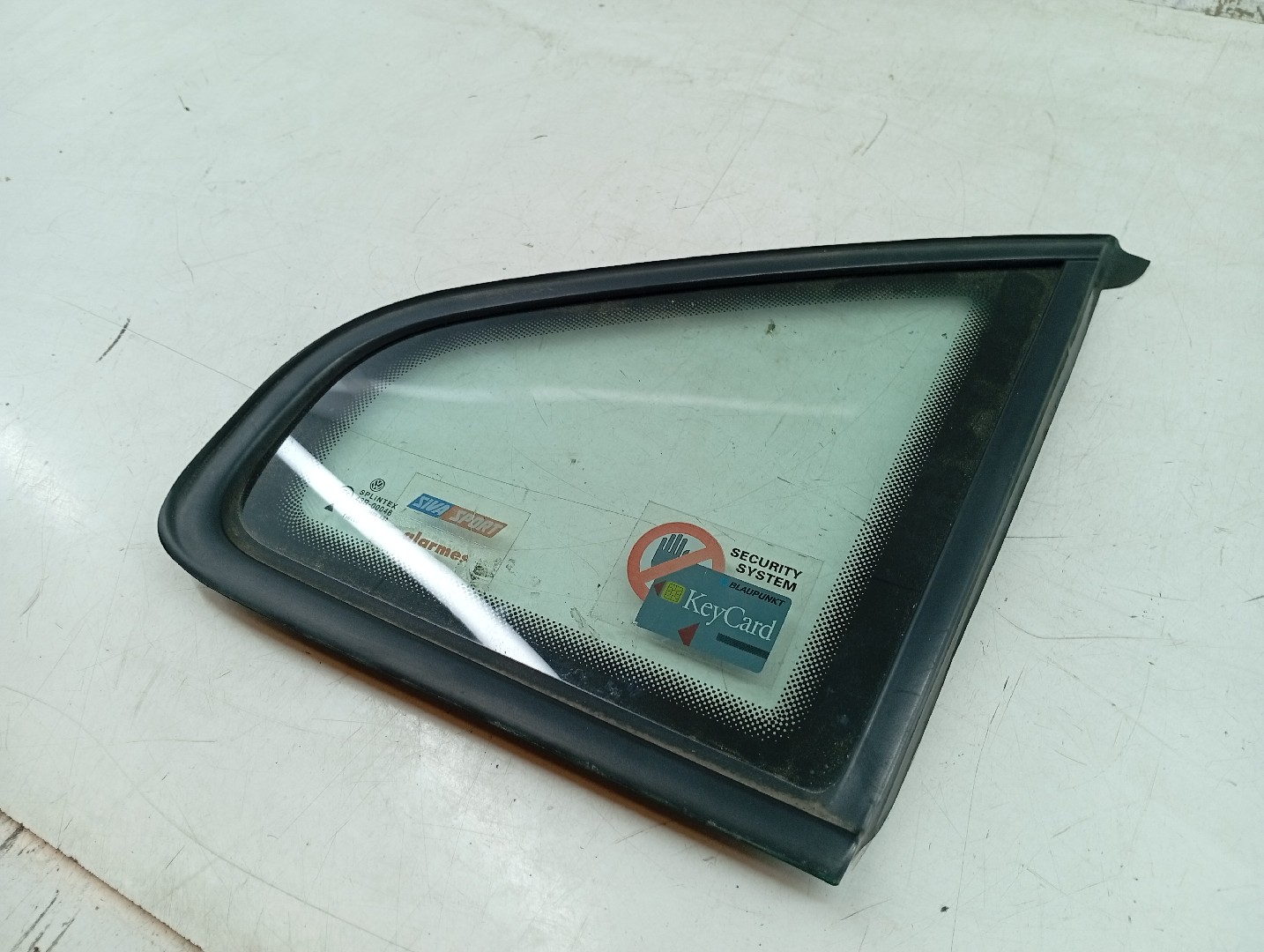 Vidro Painel Tras Direito VOLKSWAGEN PASSAT (3B2) | 96 - 01 Imagem-1
