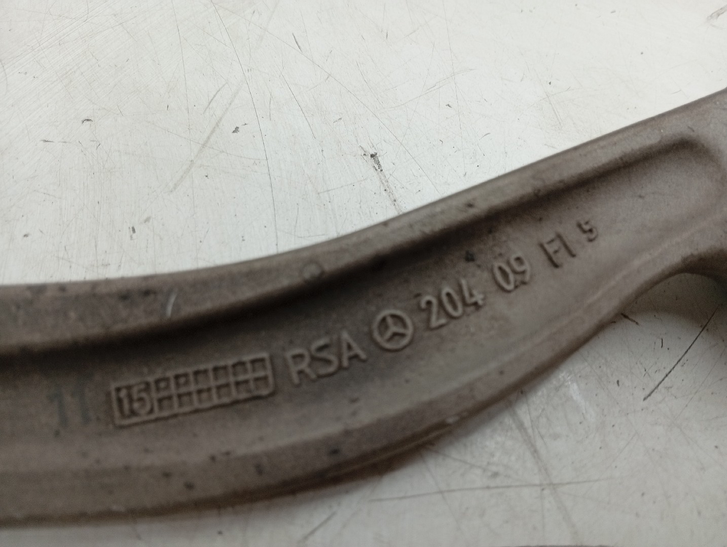 Braços de suspensão traseiros esquerdo / direito MERCEDES-BENZ C-CLASS (W205) | 13 -  Imagem-1