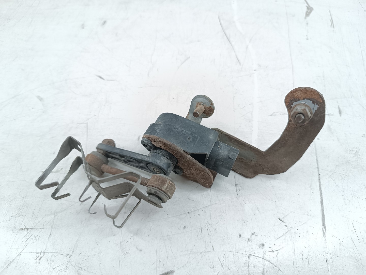 Sensor de nível de altura MERCEDES-BENZ C-CLASS (W205) | 13 - 