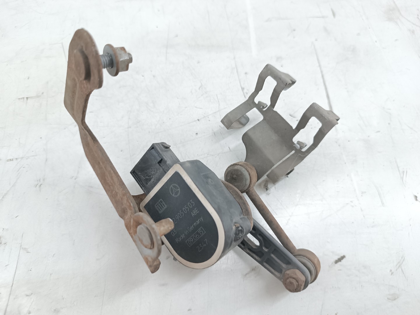 Sensor de nível de altura MERCEDES-BENZ C-CLASS (W205) | 13 -  Imagem-3