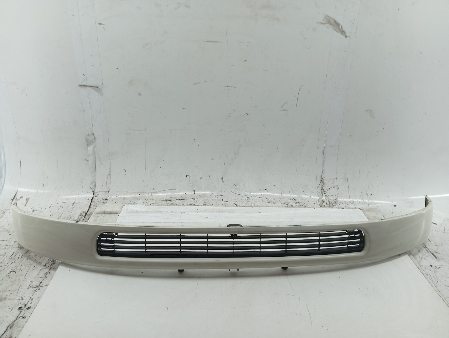 Grelha de para-choques VOLKSWAGEN TRANSPORTER T4 Camião de plataforma/chassis (70E, 70L, 70M, 7DE, 7DL, 7D, | 90 - 03