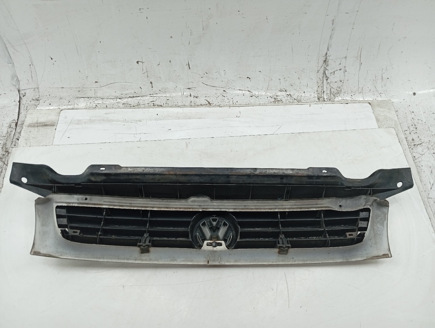 Grelha da Frente VOLKSWAGEN TRANSPORTER T4 Camião de plataforma/chassis (70E, 70L, 70M, 7DE, 7DL, 7D, | 90 - 03 Imagem-4