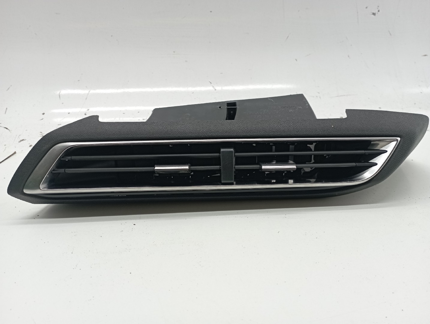 Difusor de ar central PEUGEOT 3008 SUV (M_) | 16 -  Imagem-6