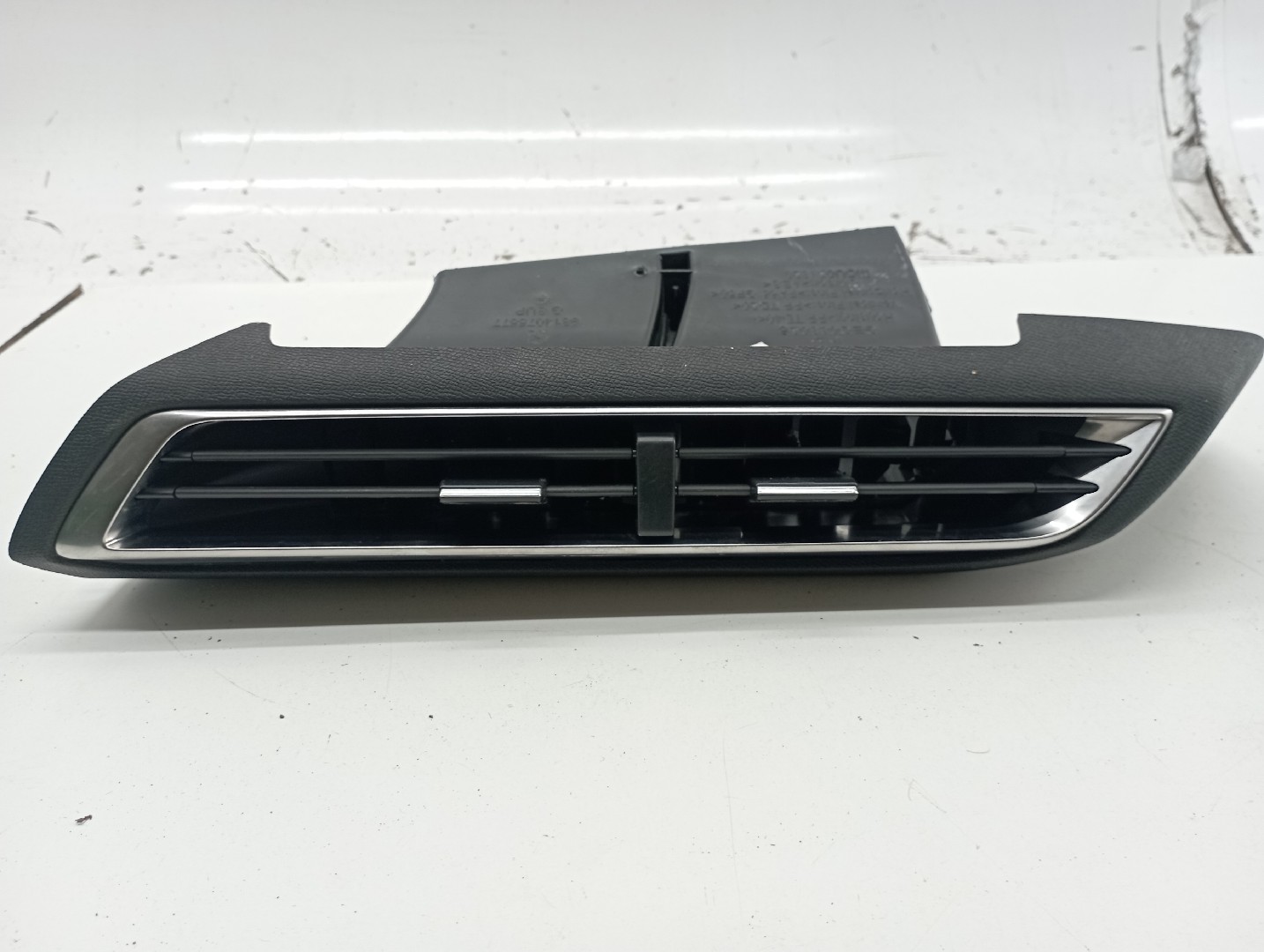 Difusor de ar central PEUGEOT 3008 SUV (M_) | 16 -  Imagem-3