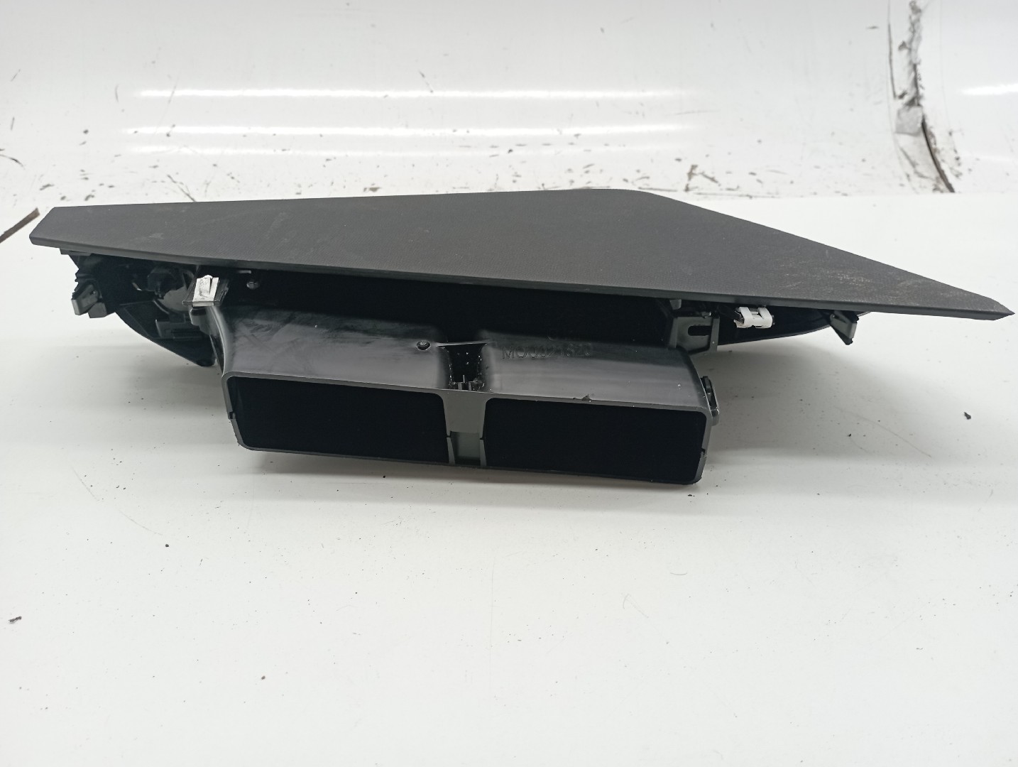 Difusor de ar central PEUGEOT 3008 SUV (M_) | 16 -  Imagem-2