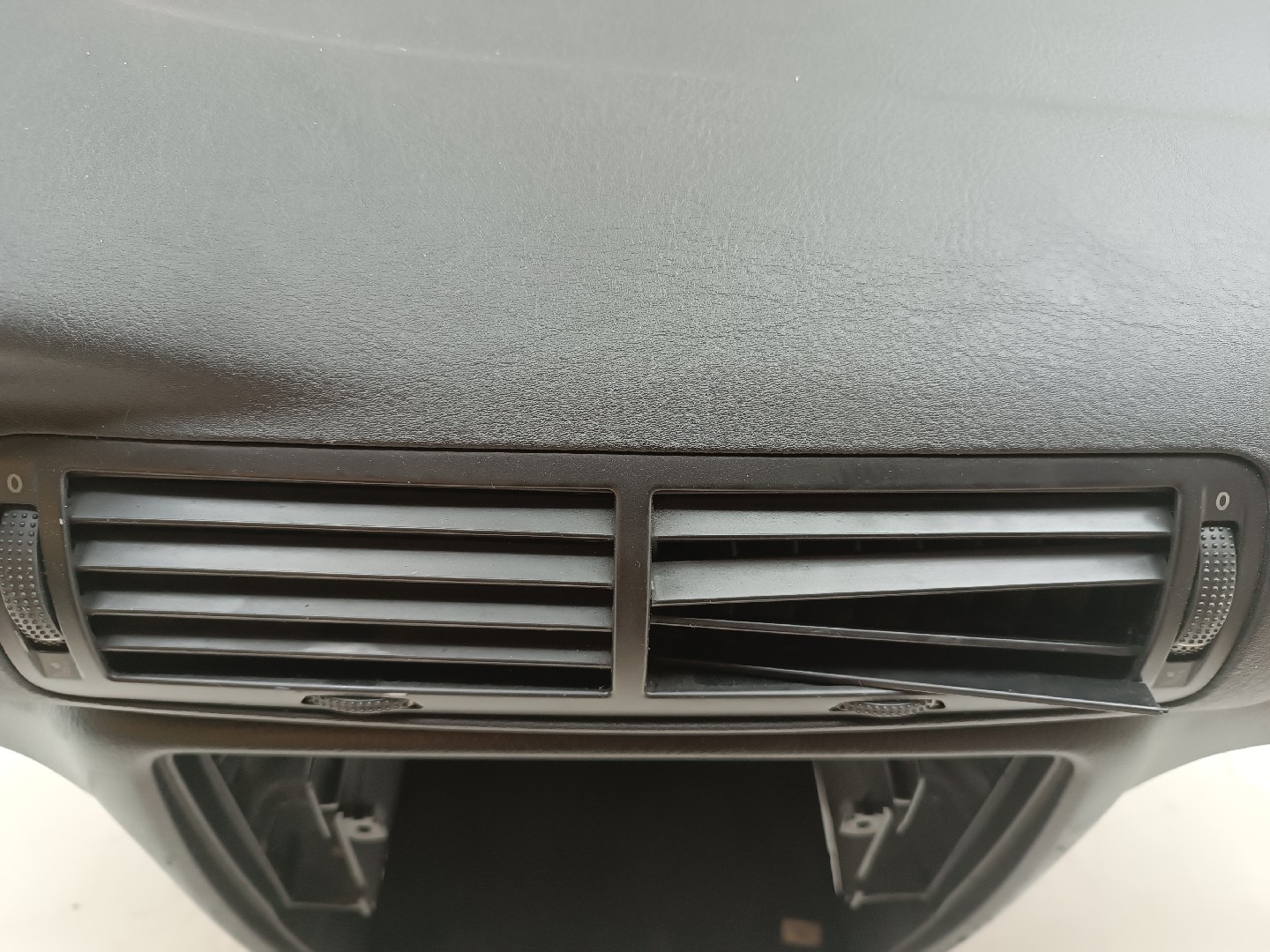 Tablier VOLKSWAGEN PASSAT (3B2) | 96 - 01 Imagem-4