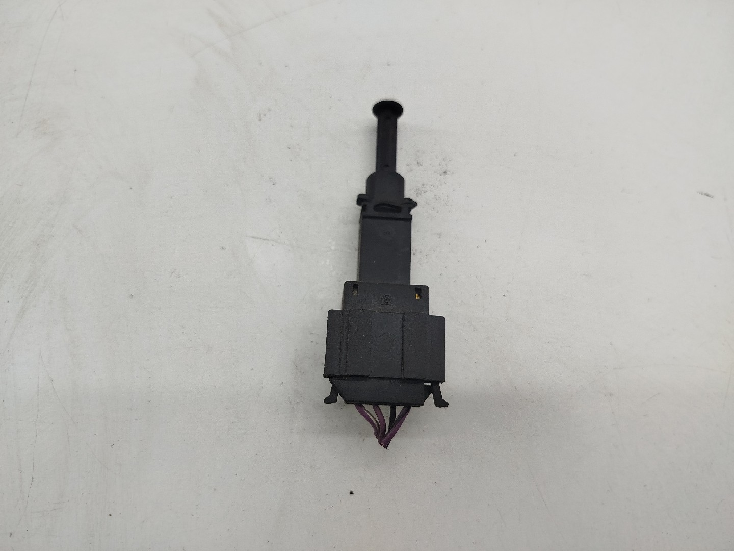 Botão de luz de travão VOLKSWAGEN TRANSPORTER T4 Camião de plataforma/chassis (70E, 70L, 70M, 7DE, 7DL, 7D, | 90 - 03