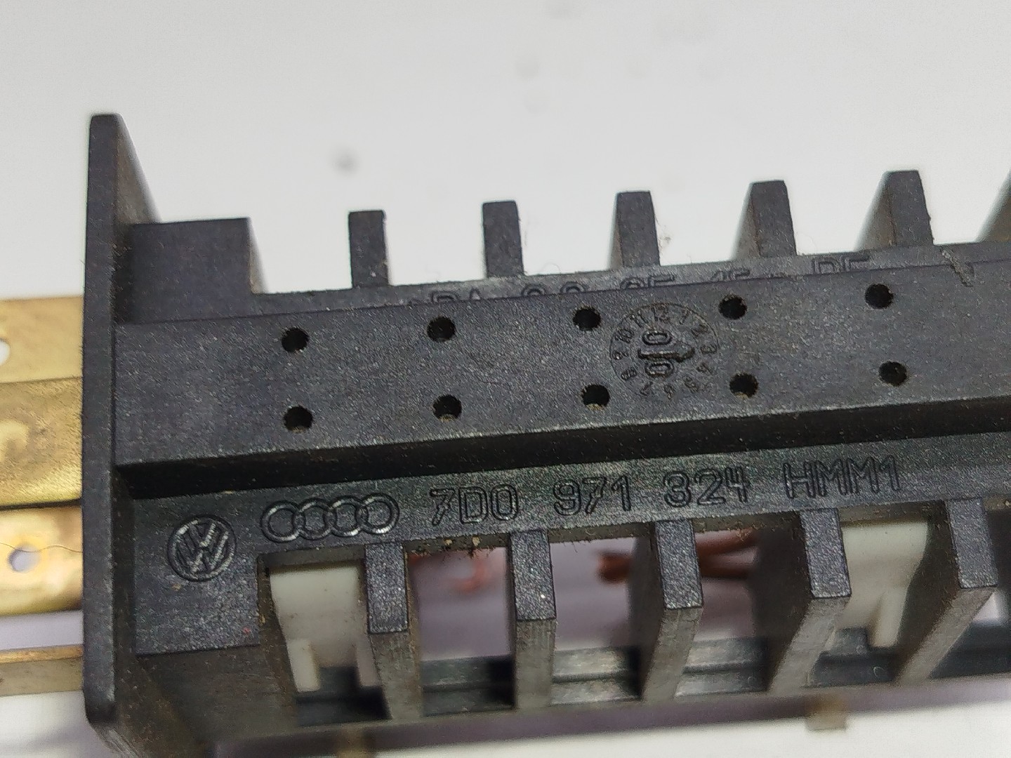 Distribuidor VOLKSWAGEN TRANSPORTER T4 Camião de plataforma/chassis (70E, 70L, 70M, 7DE, 7DL, 7D, | 90 - 03 Imagem-3