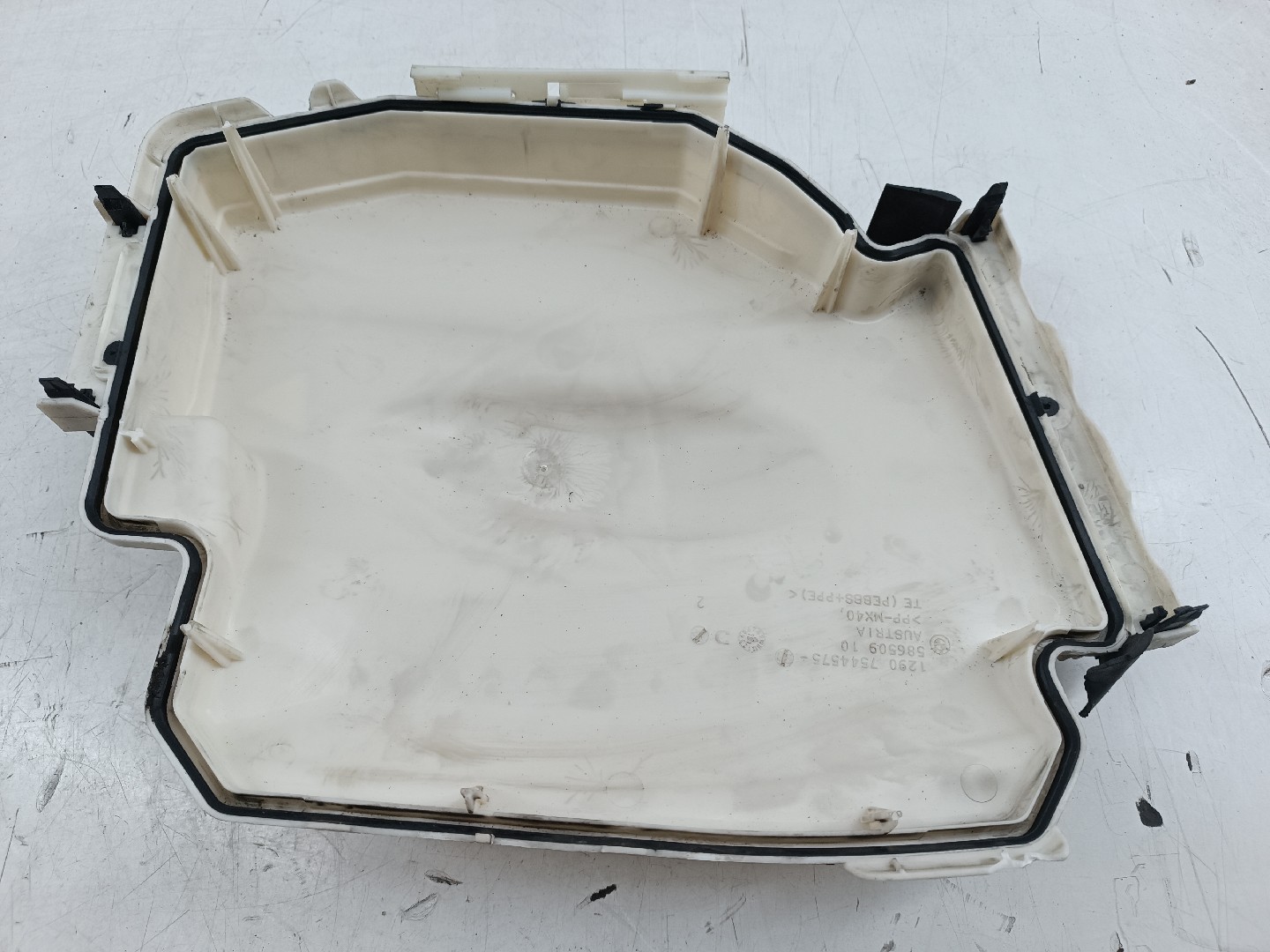 Tampa de caixa de fusiveis BMW 1 (E87) | 03 - 13 Imagem-2