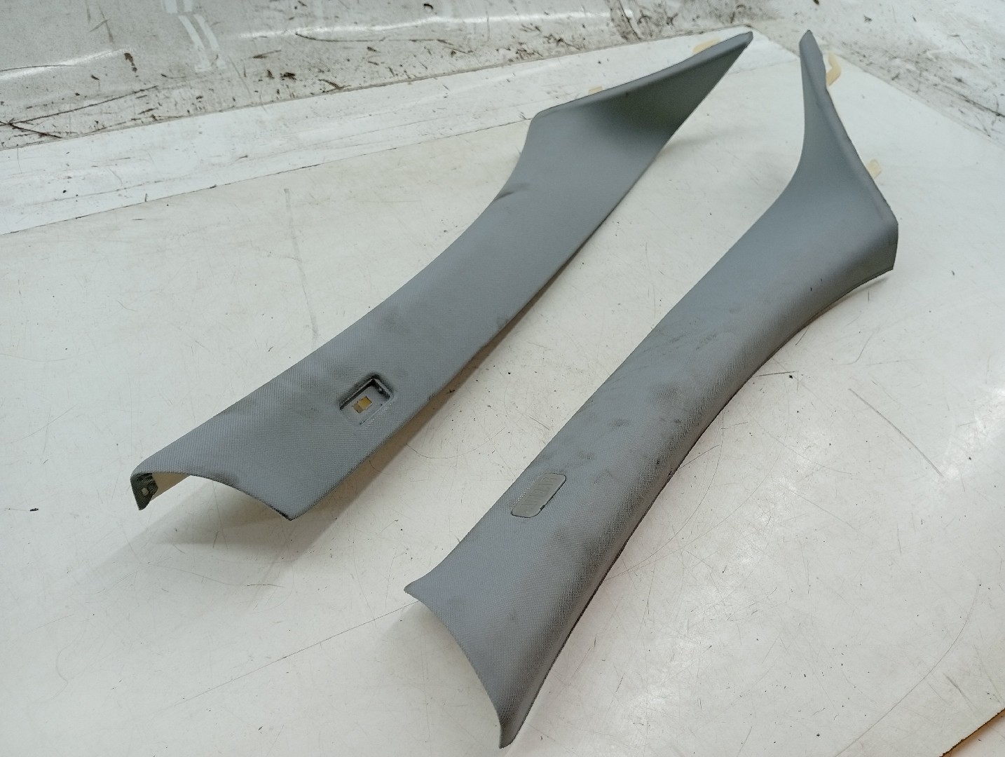 Moldura de pilar A BMW 1 (E87) | 03 - 13 Imagem-1