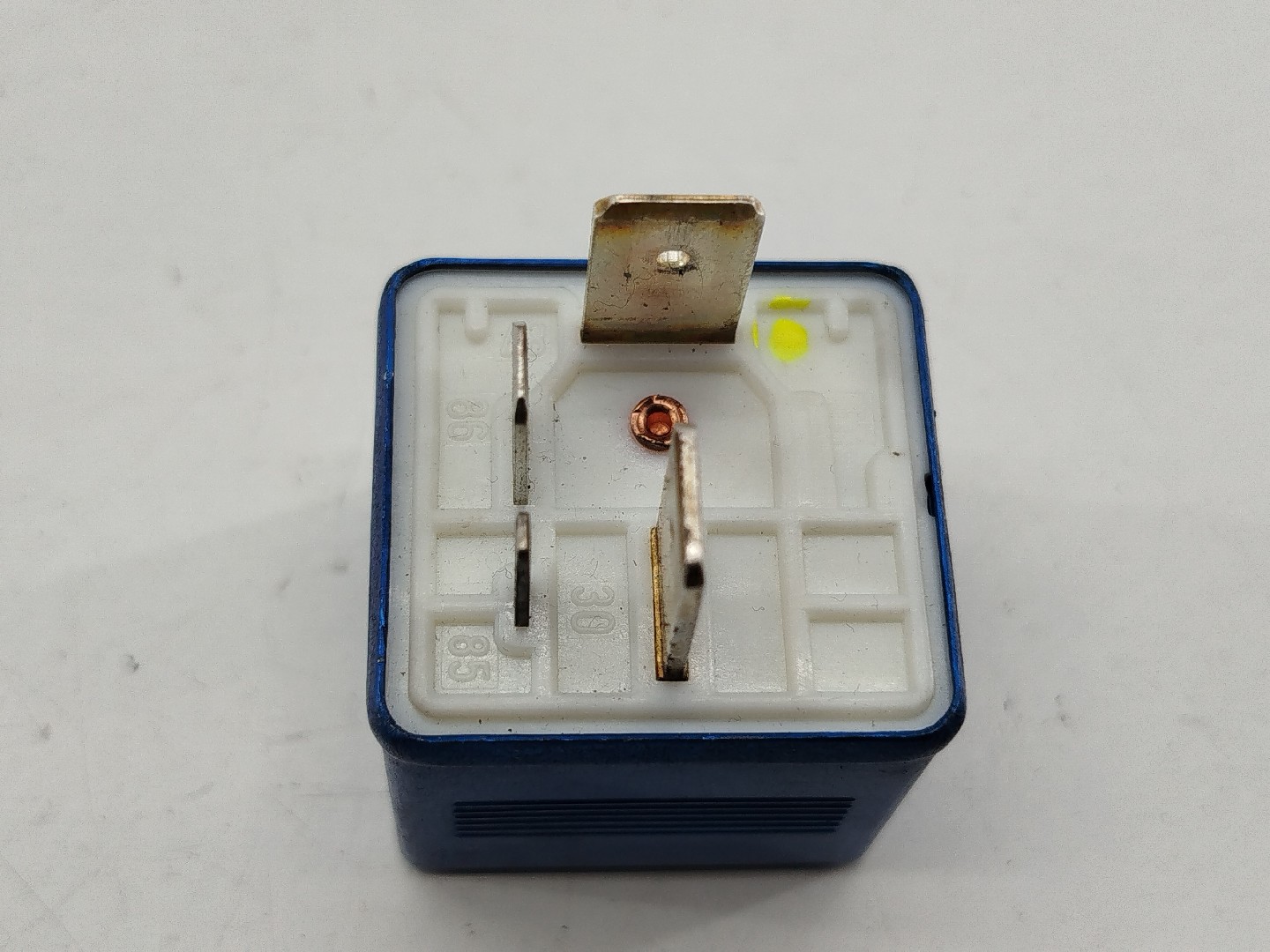 Relé de bomba de combustível VOLKSWAGEN PASSAT (3B2) | 96 - 01 Imagem-2