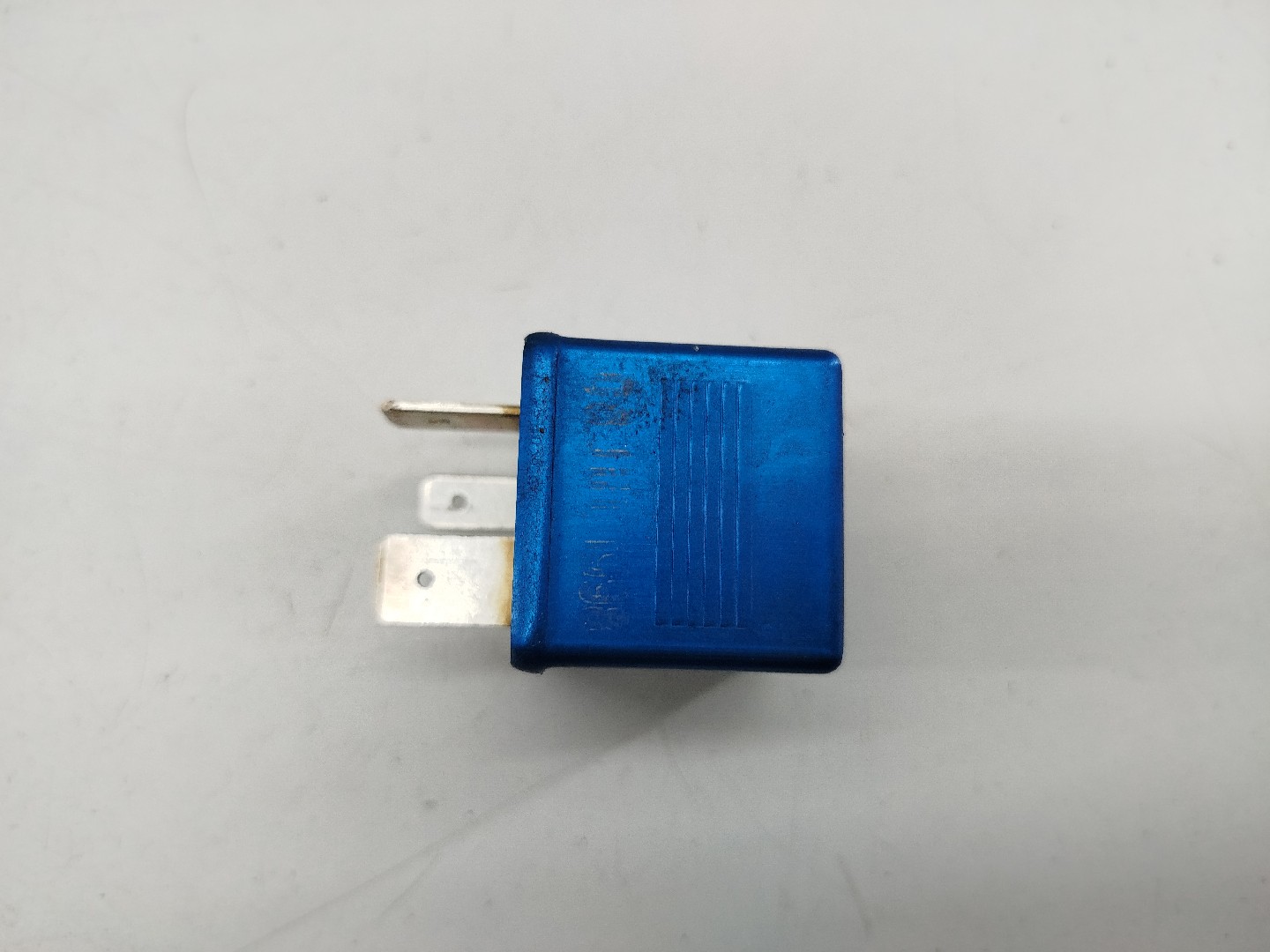 Relé de bomba de combustível VOLKSWAGEN PASSAT (3B2) | 96 - 01 Imagem-4