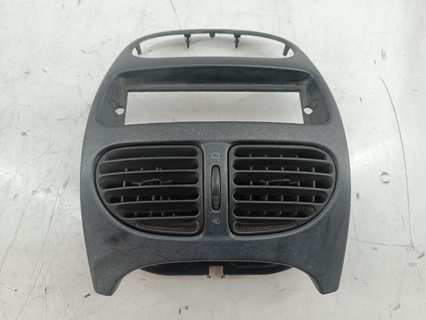 Consola central com difusor de ar PEUGEOT 206 CC (2D) | 00 - 08 Imagem-4