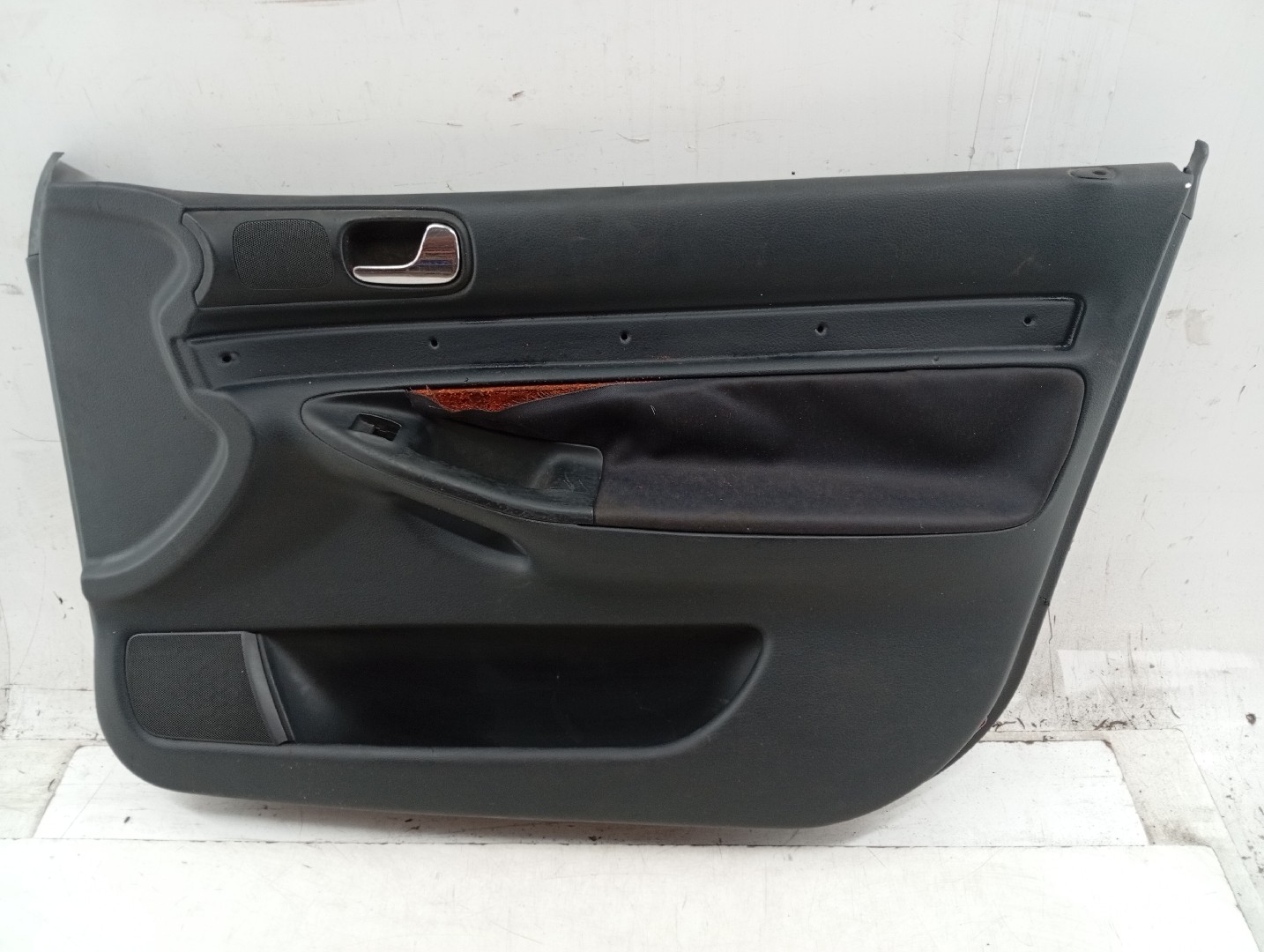 Quartela de porta frente direita AUDI A4 Avant (8D5, B5) | 94 - 02 Imagem-3