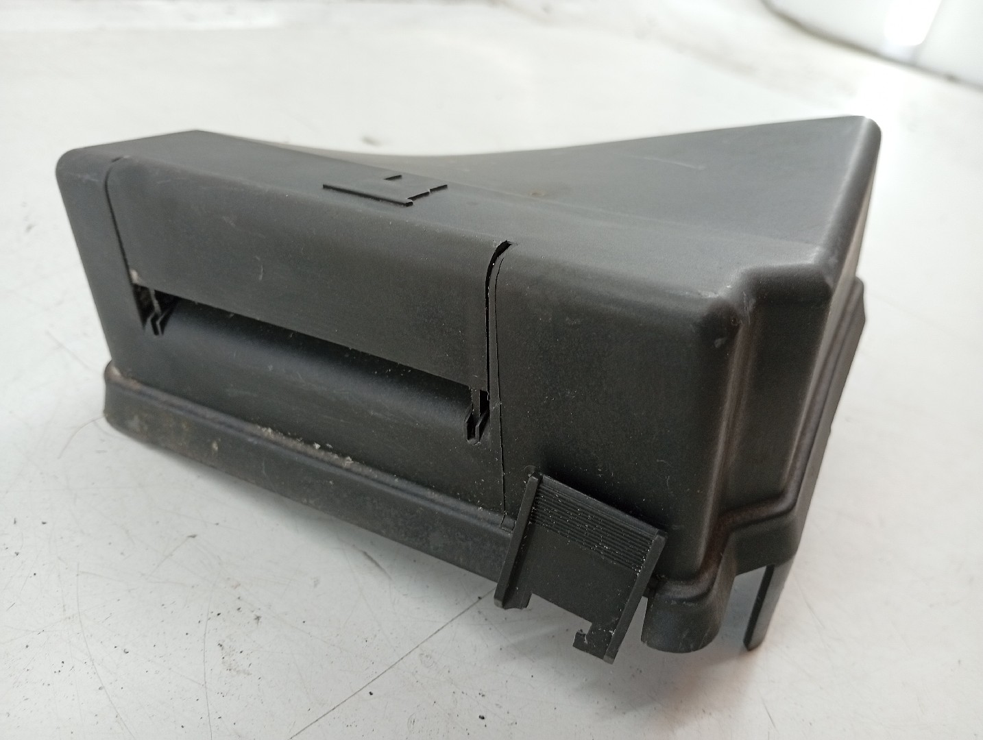 Tampa de caixa de fusiveis PEUGEOT 206 CC (2D) | 00 - 08 Imagem-2