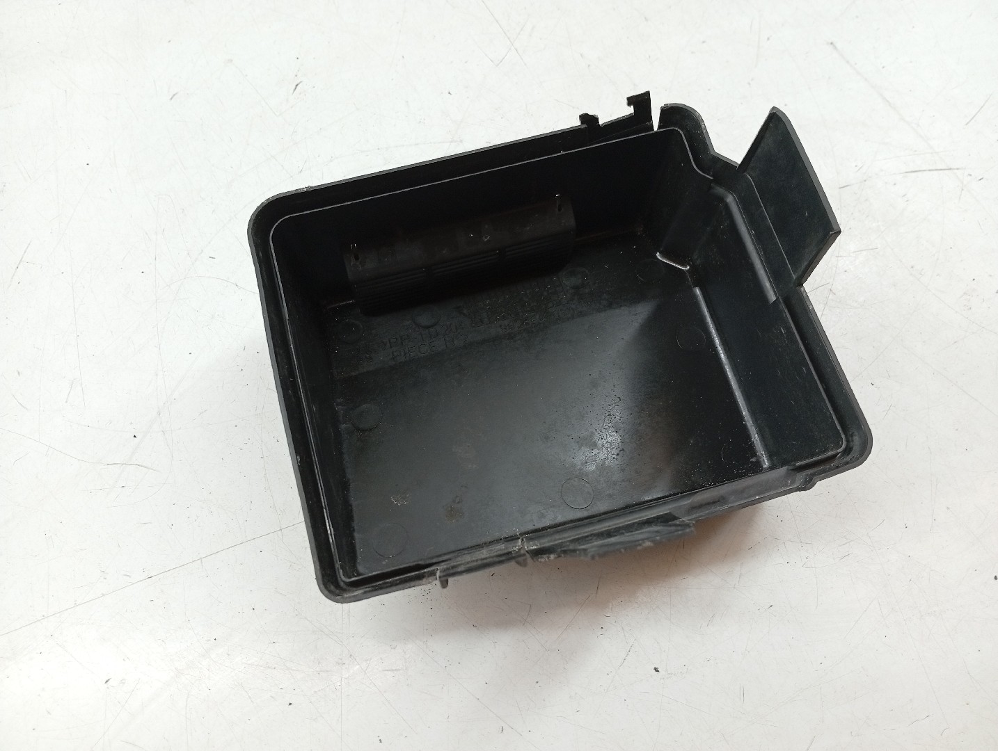 Tampa de caixa de fusiveis PEUGEOT 206 CC (2D) | 00 - 08 Imagem-1