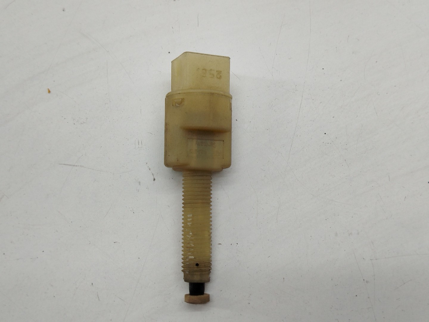 Botão de luz de travão VOLKSWAGEN PASSAT (3B2) | 96 - 01 Imagem-4