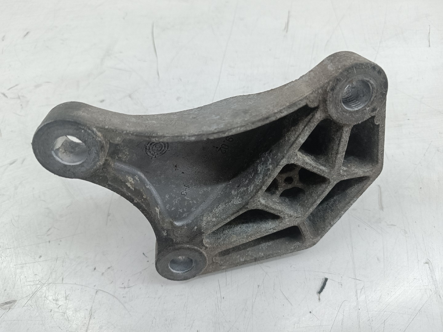 Apoio da caixa de velocidades AUDI A4 (8E2, B6) | 00 - 05 Imagem-1