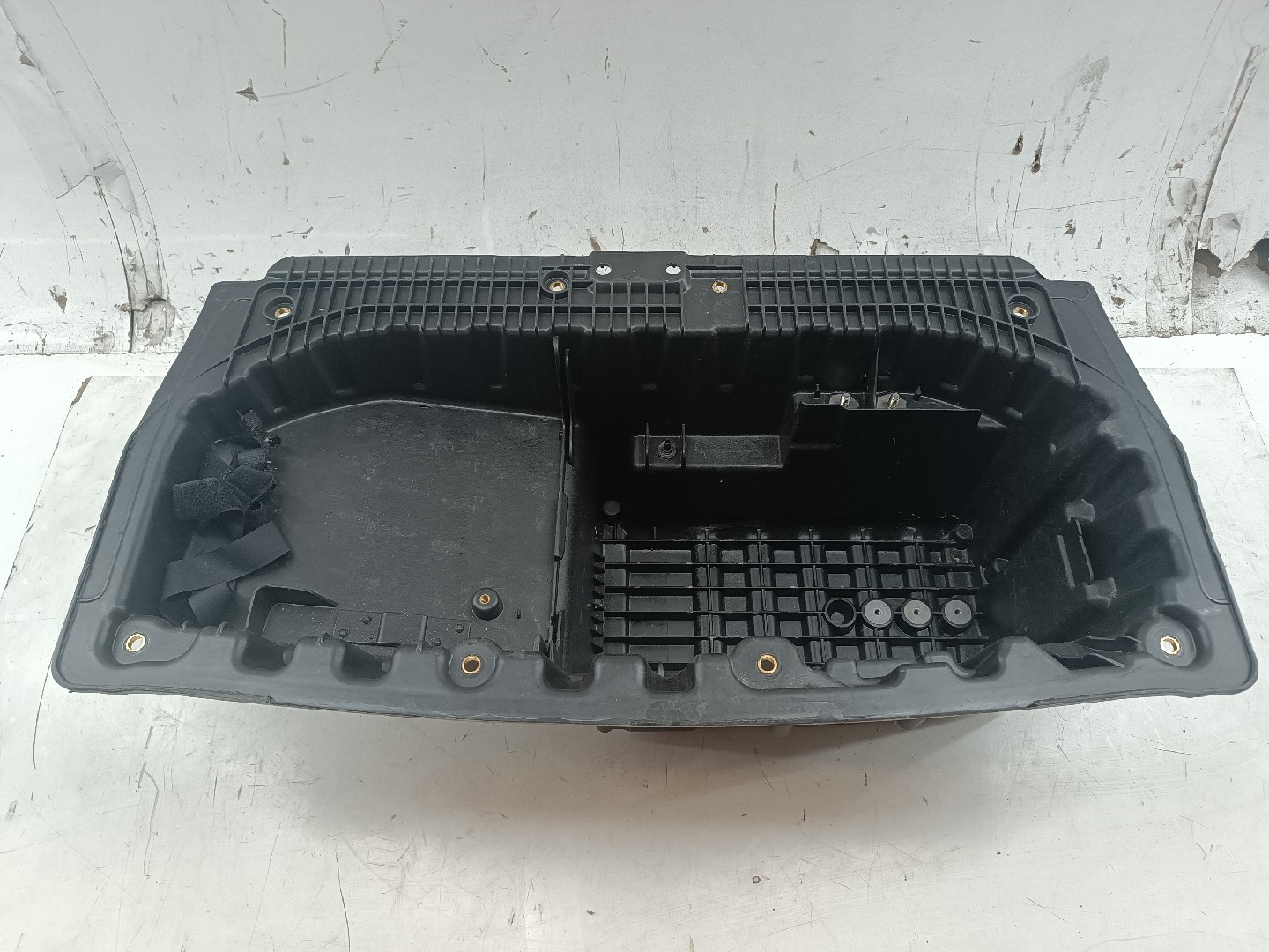 Caixa de bateria BMW 1 (E87) | 03 - 13 Imagem-8