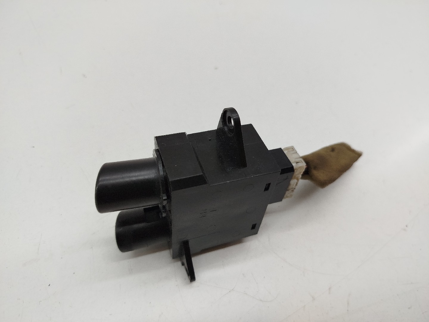 Botão desembaciador de vidro traseiro MAZDA MX-3 (EC) | 91 - 98 Imagem-3