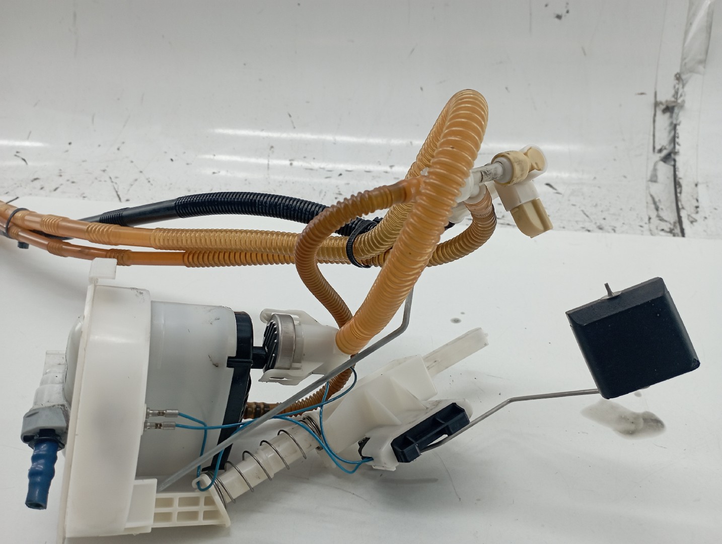 Boia do Combustível BMW 1 (E87) | 03 - 13 Imagem-2