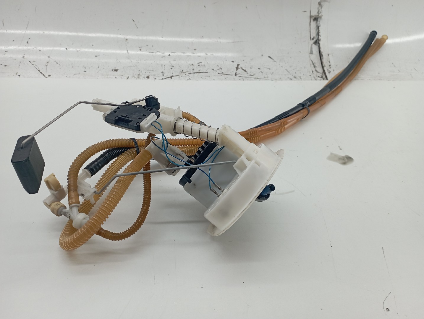 Boia do Combustível BMW 1 (E87) | 03 - 13 Imagem-3