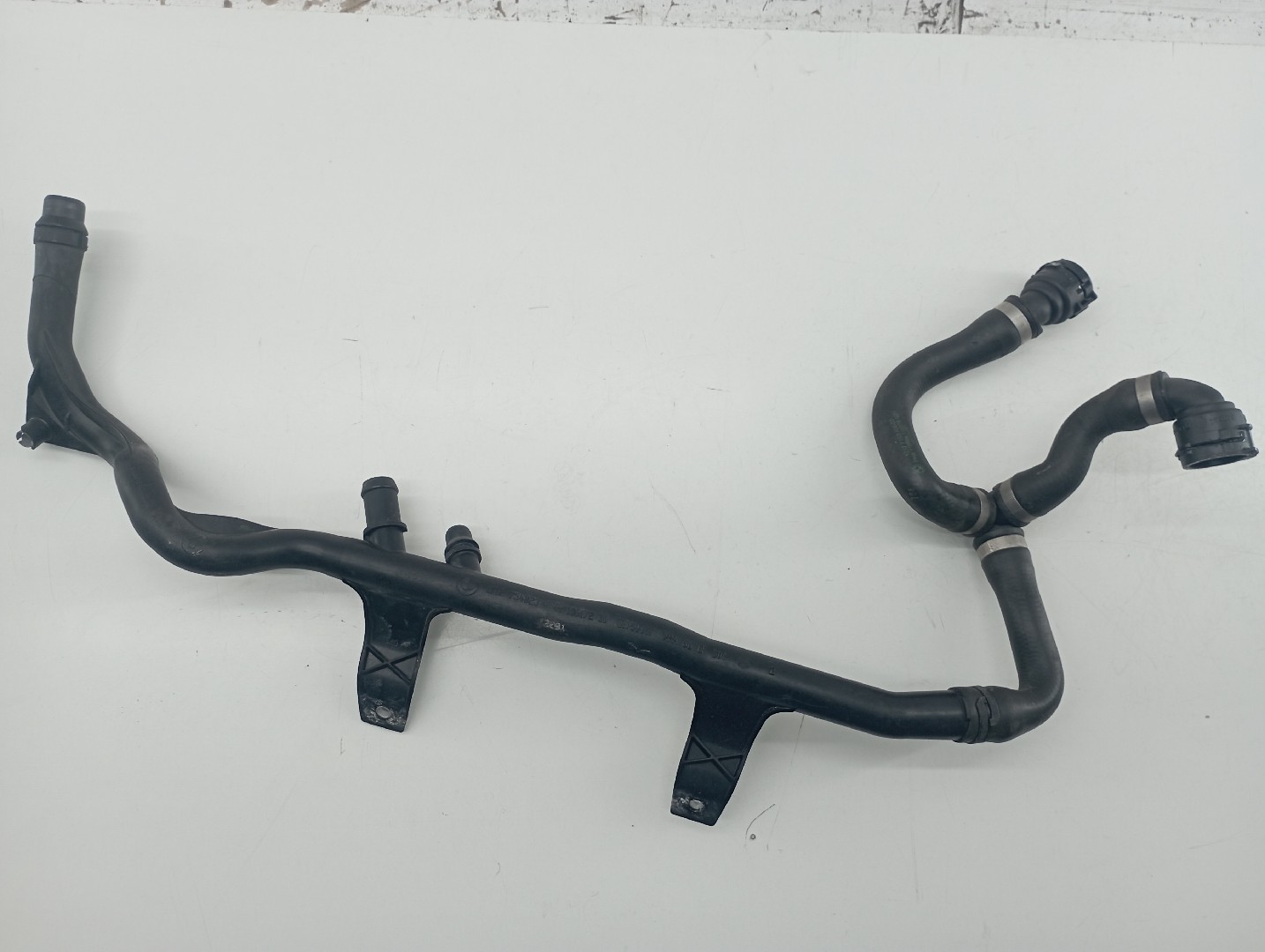 Tubo de Água BMW 1 (E87) | 03 - 13 Imagem-2