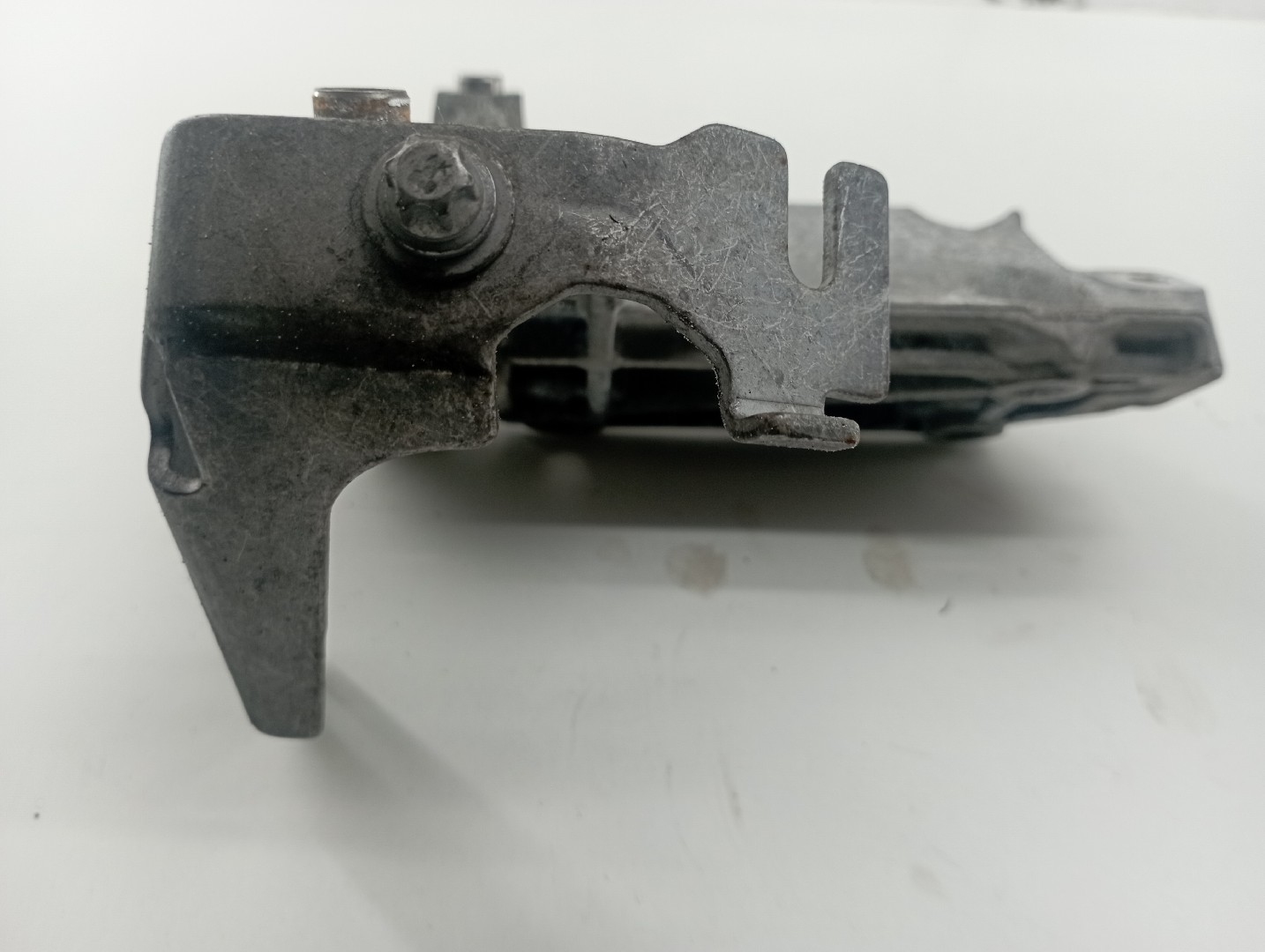 Suporte de Compressor de Ar Condicionado BMW 1 (E87) | 03 - 13 Imagem-5