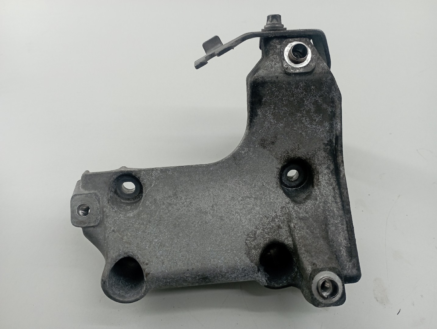 Suporte de Compressor de Ar Condicionado BMW 1 (E87) | 03 - 13 Imagem-7