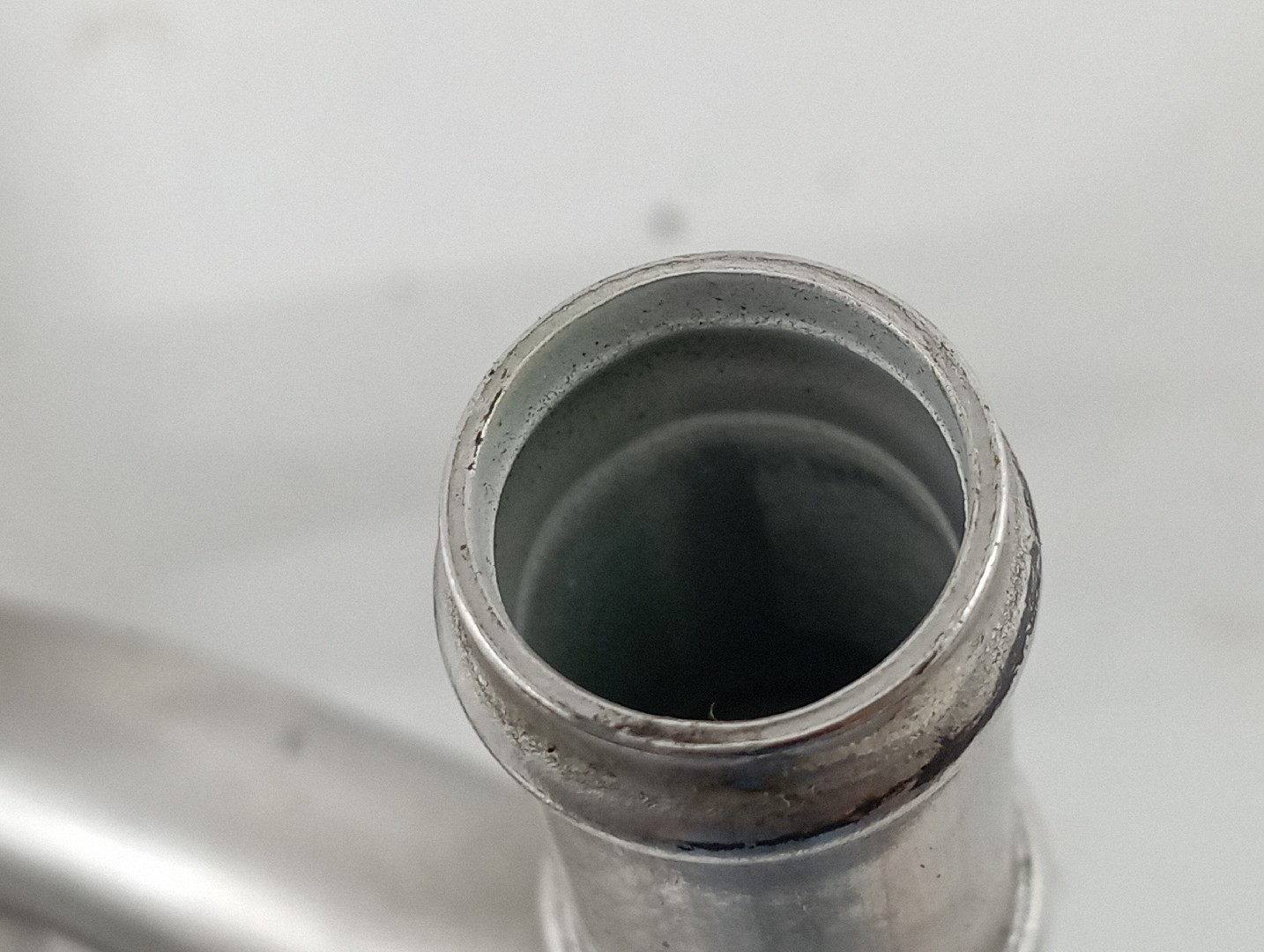 Tubo de Água BMW 1 (E87) | 03 - 13 Imagem-2