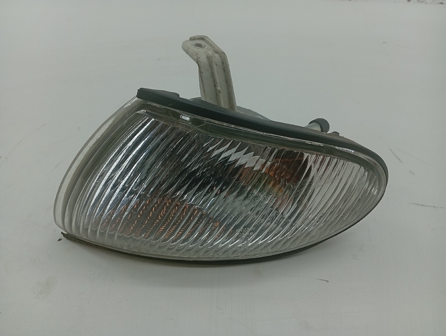 Pisca esquerdo HYUNDAI ACCENT três volumes (X-3) | 94 - 00