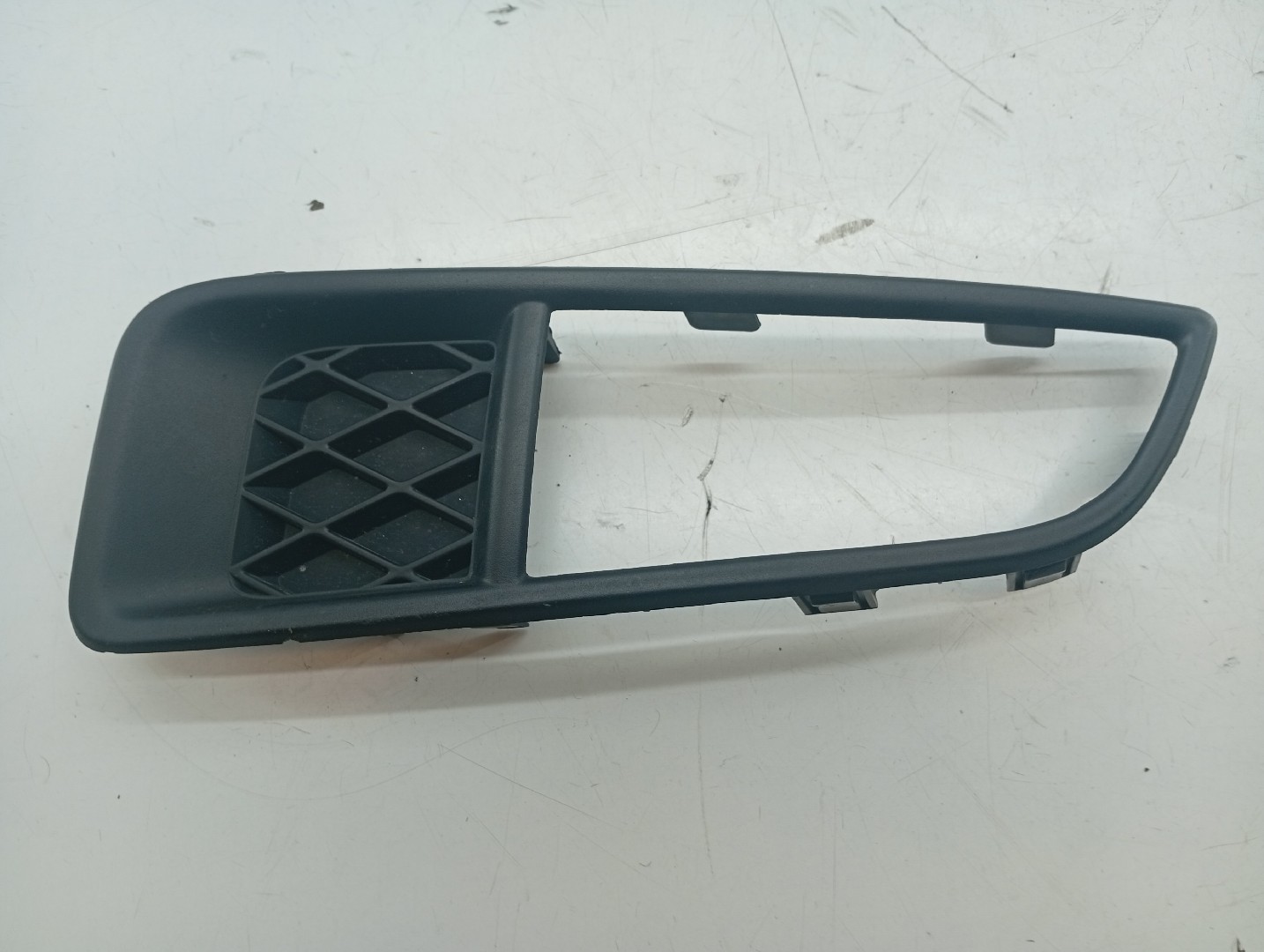 Grelha do farol de nevoeiro MAZDA 2 (DY) | 03 - 07 Imagem-3