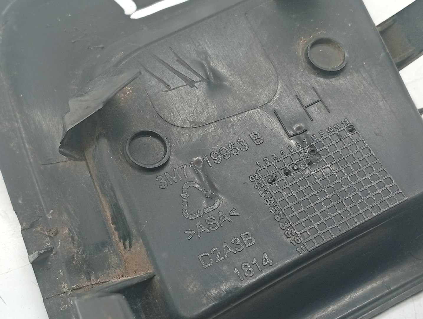 Grelha do farol de nevoeiro MAZDA 2 (DY) | 03 - 07 Imagem-1