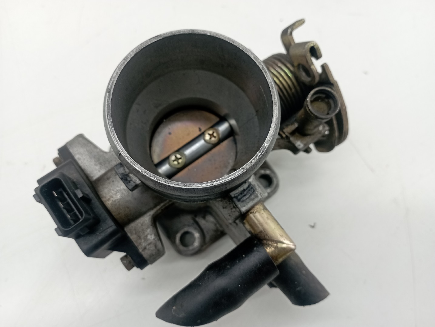 Borboleta de admissão HYUNDAI ACCENT três volumes (X-3) | 94 - 00
